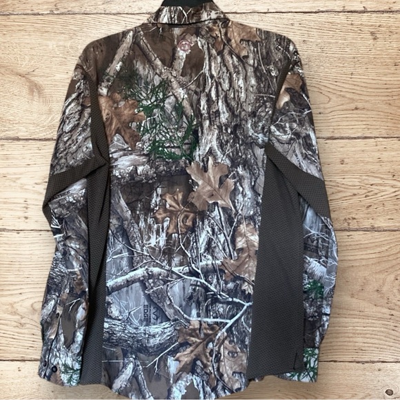 Ladies Magellan Outdoors Realtree Camo Shirt - Picture 2 of 8